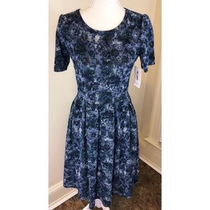 🔴🔴FINAL PRICE🔴🔴⬇️ NWT LULAROE Amelia Dress